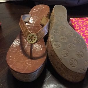 Tory Burch Royal Tan Cork heel flip flops. SZ 9